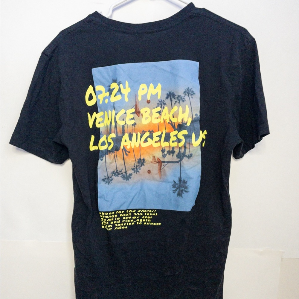 Black graphic T from H&M slightly used worn 2-3 times